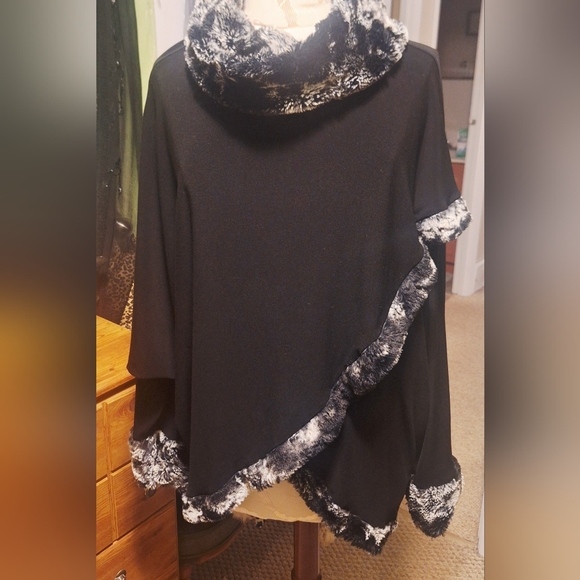 Joseph Ribkoff Sweaters - LAST Chance Joseph Ribkoff Black and Gray Faux Fur Trim Top